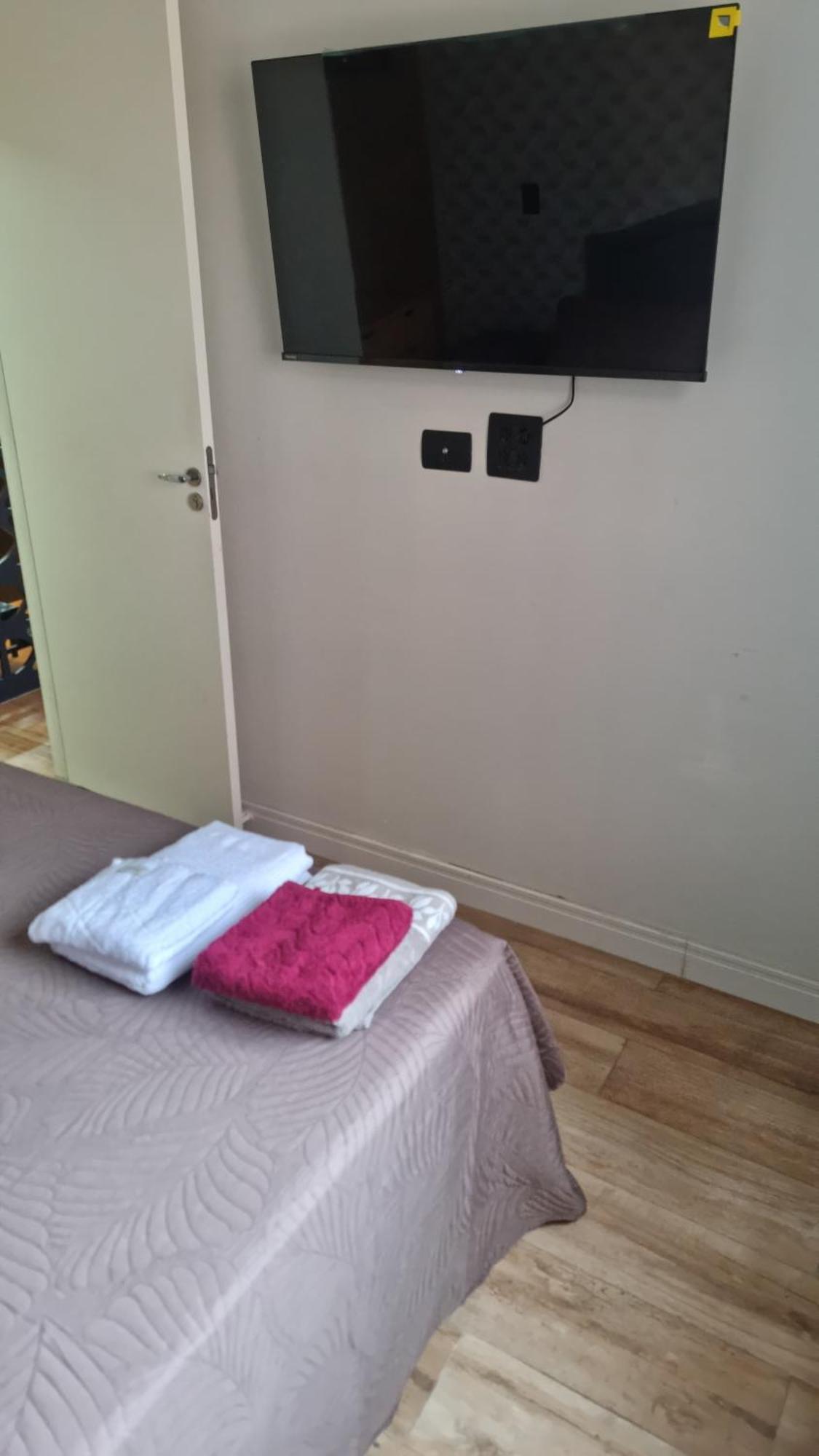 Living - Apto Completo Com Um * Sao Paulo